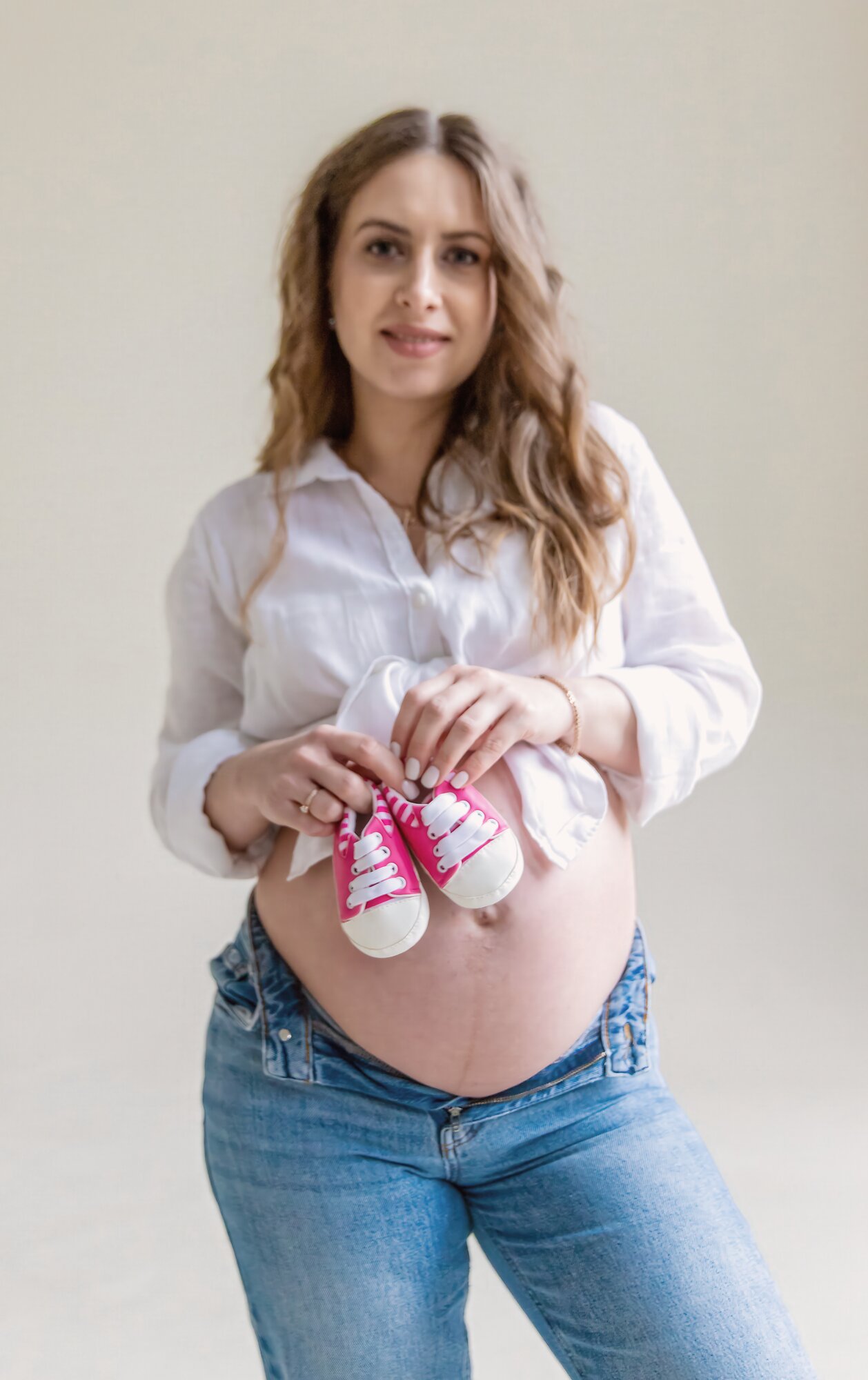 Pregnant woman experiencing prenatal anxiety